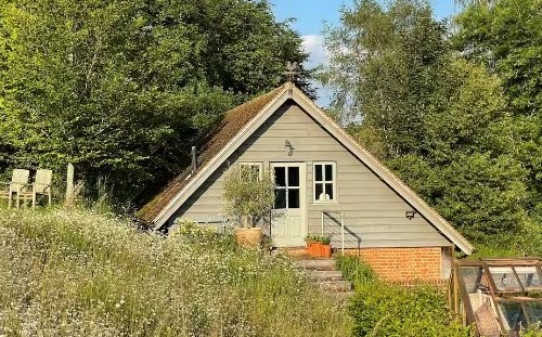 Peaceful Garden Studio lake & river views